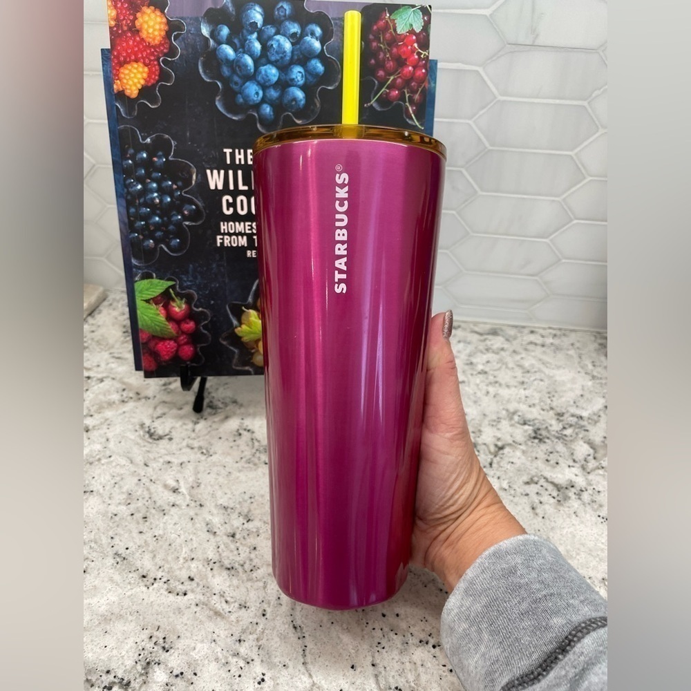 Starbucks Pink 'Puffy Petunia' Scalloped SS Cold Cup Tumbler. NWT. Lovely pink!